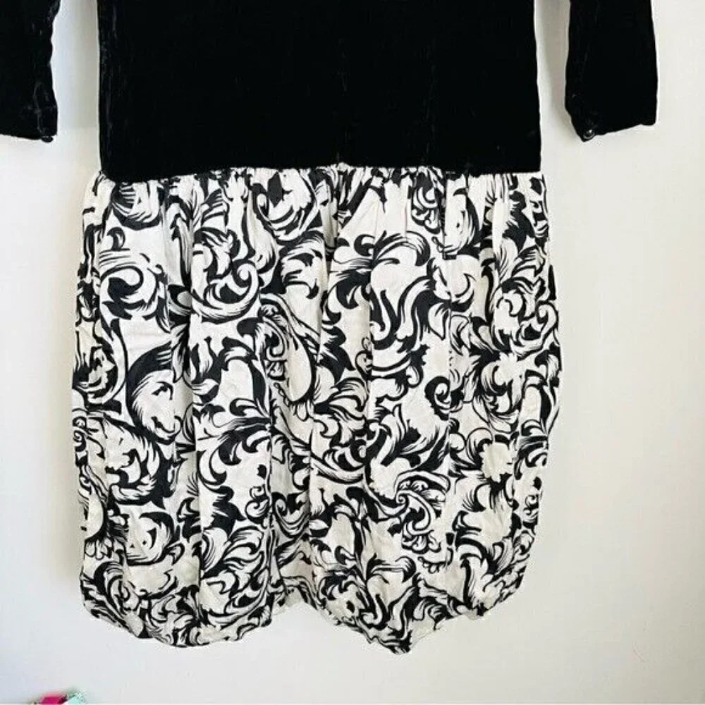 VTG Maggy London 90's Black and White Floral Long Sleeve Velvet Dress Bubble Hem